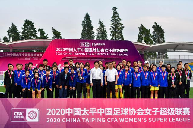 阿森纳加入费兰·托雷斯争夺战，巴萨续约僵局促成三队争抢